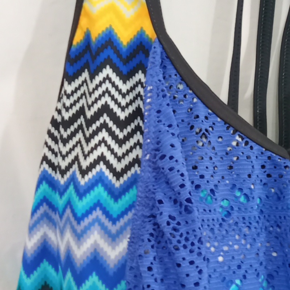 Periwinkle TankInA Top With Multi-Color Chevron Design Bra - Picture 4 of 8